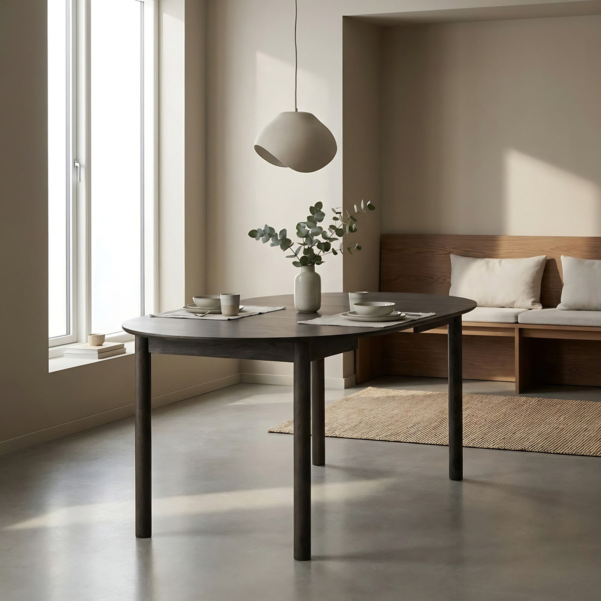 Annecy spisebord Ø120 cm med 2 tillægsplader, op til 220 cm, egefiner